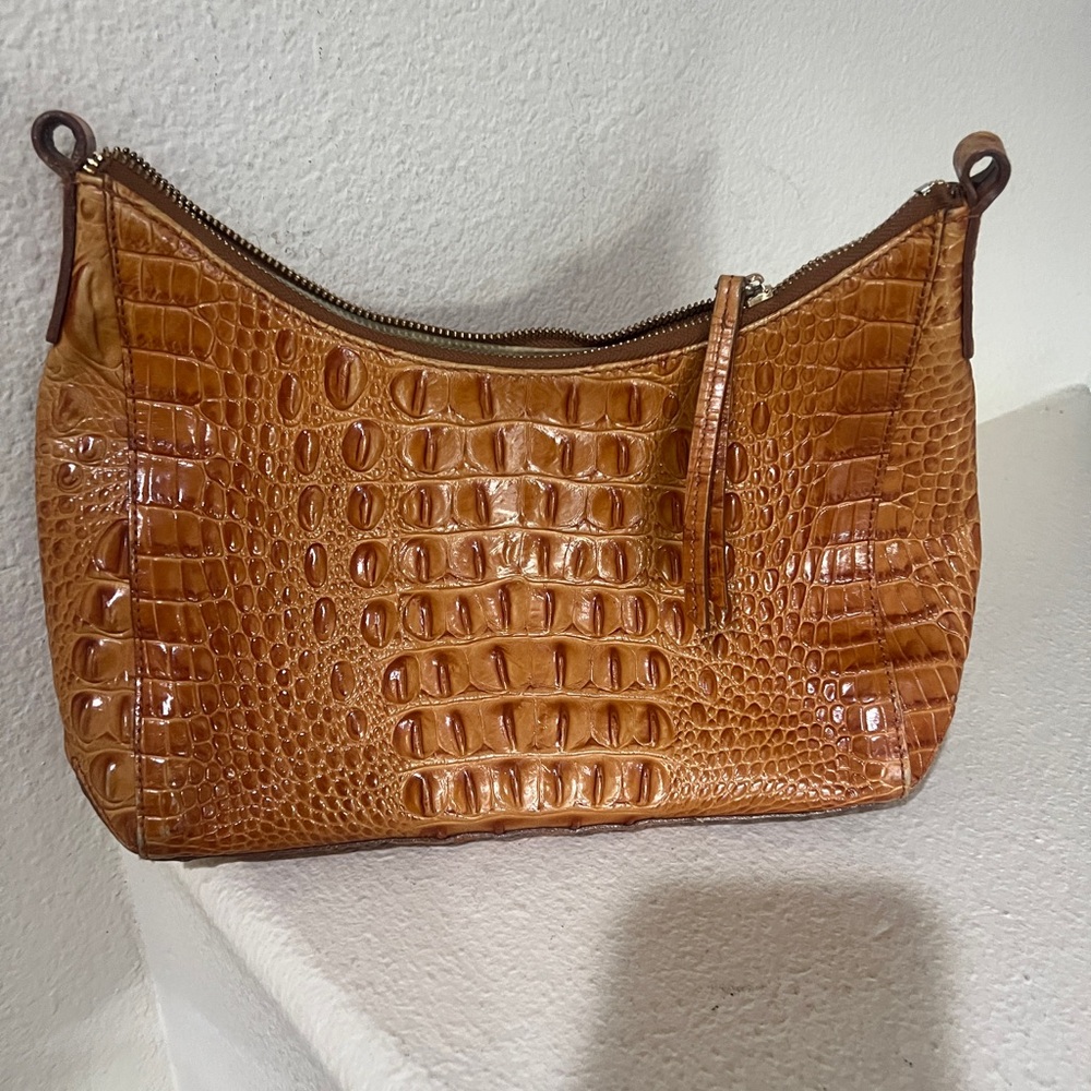 - Brahmin Toasted Almond Vintage Alligator Handbag‎ . No strap! NO HANDLE.